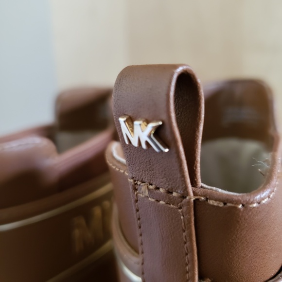 Michael Kors Mid Chelsea Boots Size 8 NEW! - Picture 2 of 13